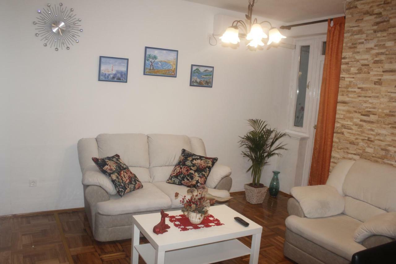 Apartman Jadranka Njivice Exterior foto
