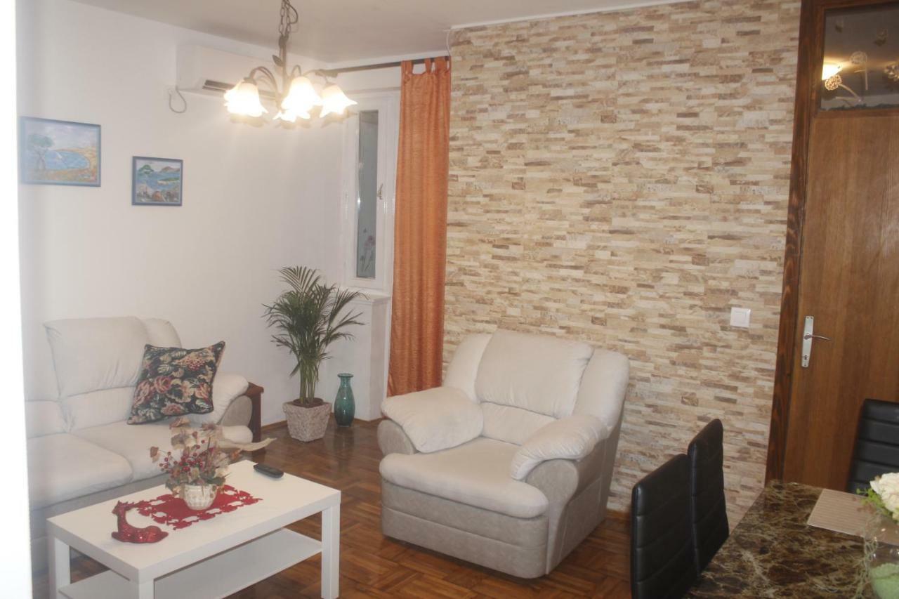Apartman Jadranka Njivice Exterior foto